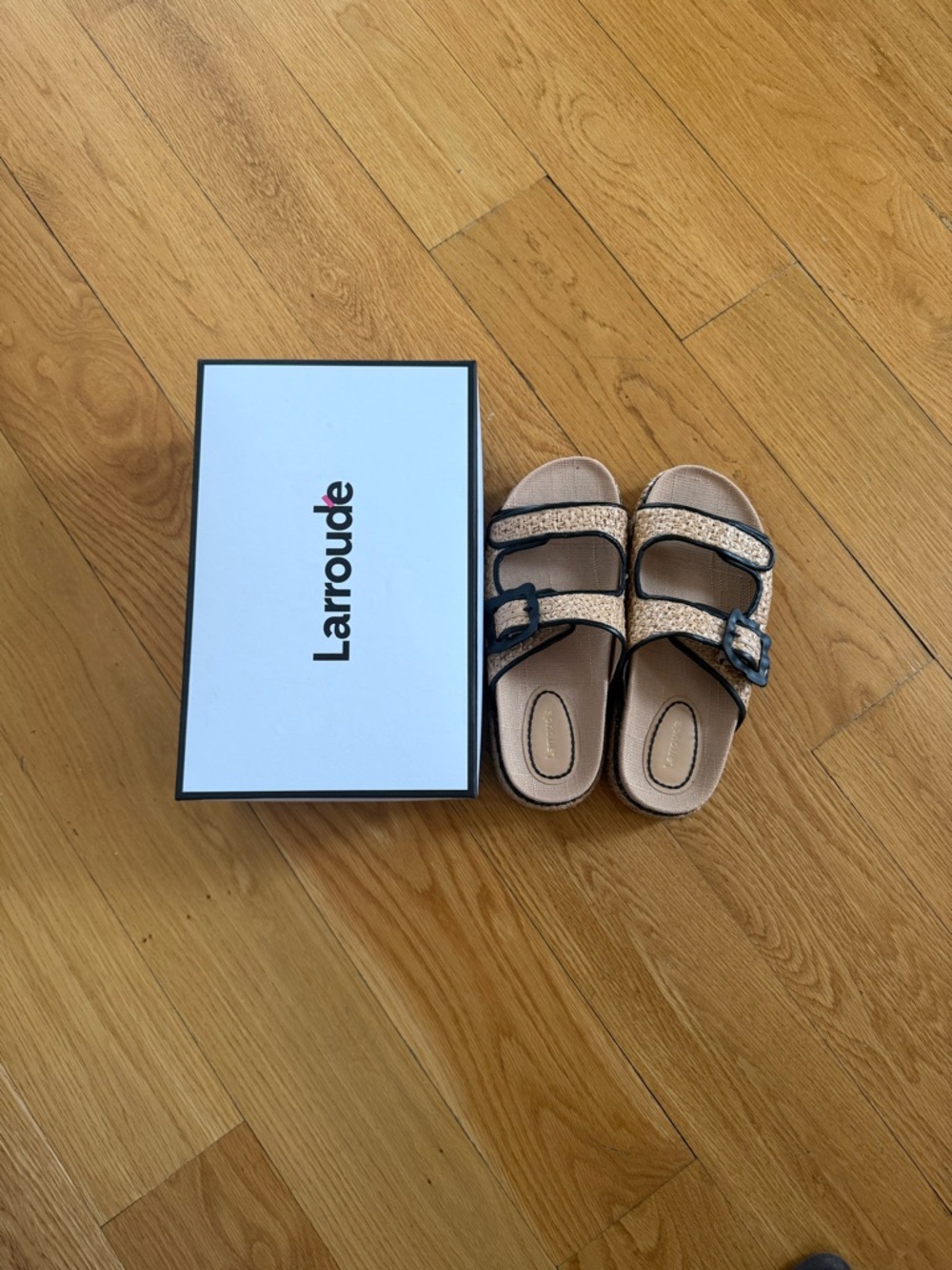 Larroude Beige Woven Platform  Slide Sandals with Black Trim size 8.5